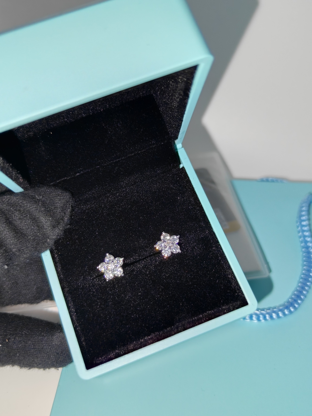 Sterling Silver Star Moissanite Earrings CZ Stud Earrings in Turquoise Box - Picture 5 of 5
